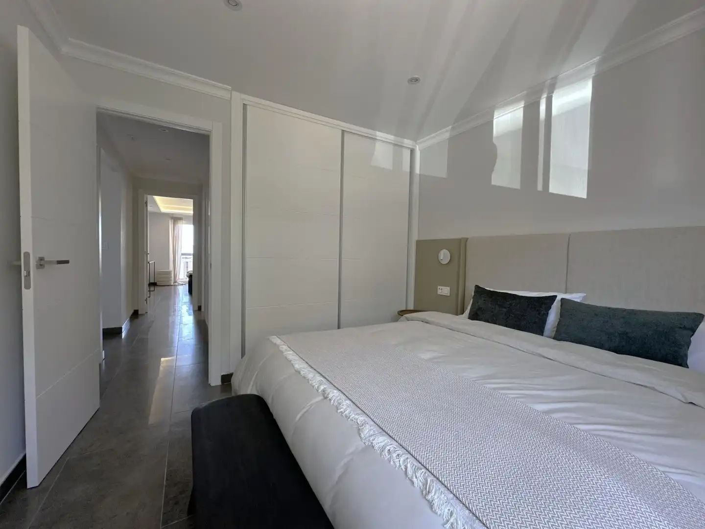 Bedroom of Flat for sale in Fuengirola