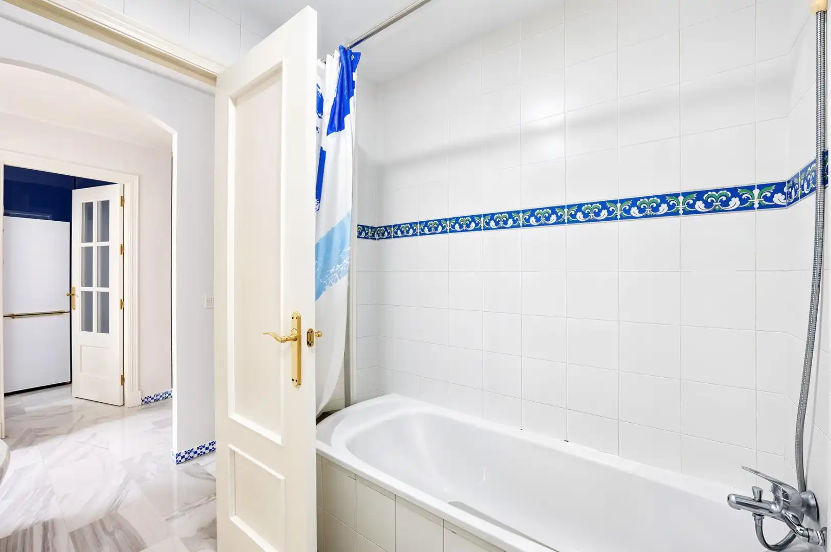 Bany de Casa adosada en venda en Chiclana de la Frontera amb Jardí privat, Terrassa i Piscina comunitària