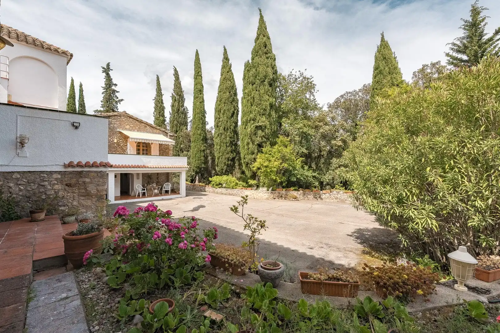 Jardín de Casa o chalet en venta en Cabanelles con Calefacción, Terraza y Balcón