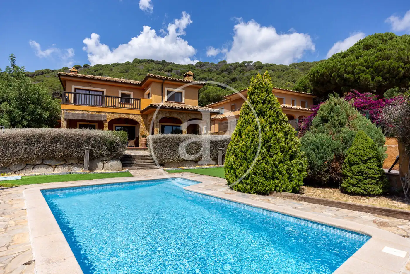 Vista exterior de Casa o xalet en venda en Argentona amb Aire condicionat, Calefacció i Jardí privat