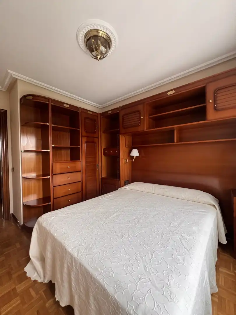 Bedroom of Flat for rent in Gijón   with Heating, Parquet flooring and Furnished