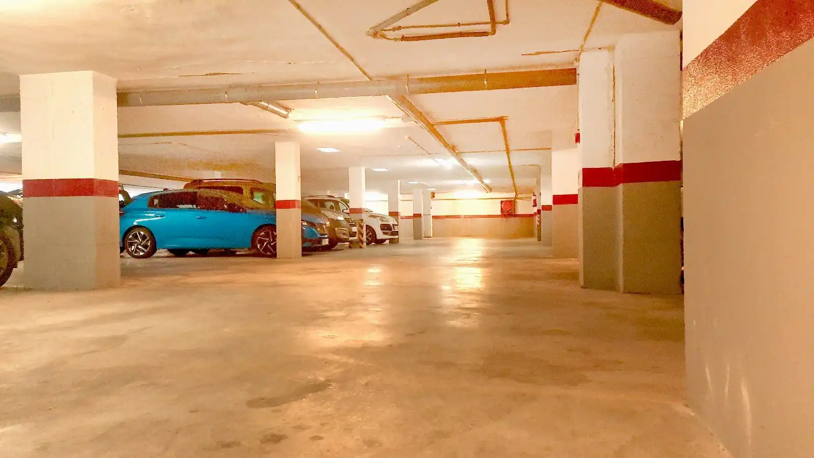 Parkplatz von Geschaftsraum zum Verkauf in Pollença mit Klimaanlage und Terrasse