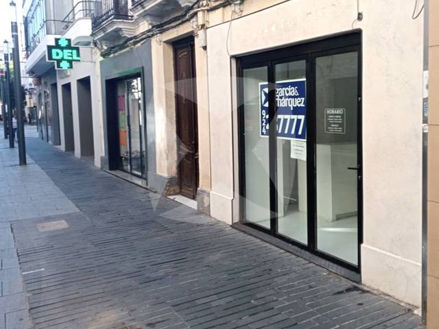 Local comercial en Alquiler en Calle Menacho en Casco Antiguo