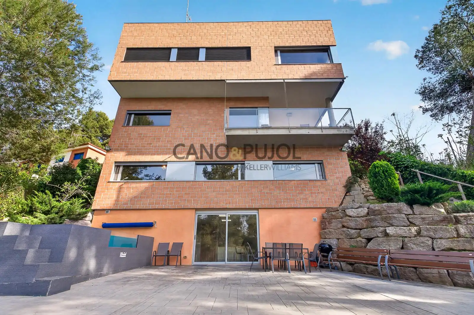 Exterior view of Houses for sale in Terrassa  with Air Conditioner, Heating and Terrace