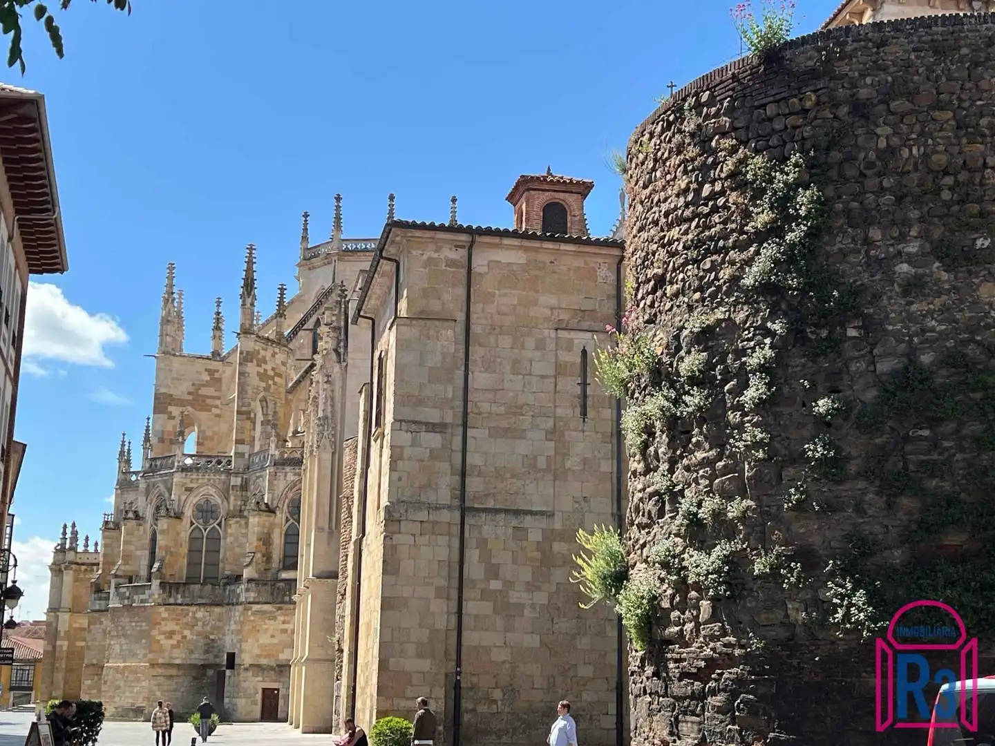 Exterior view of Apartments for sale in León Capital   with Heating and Storage room