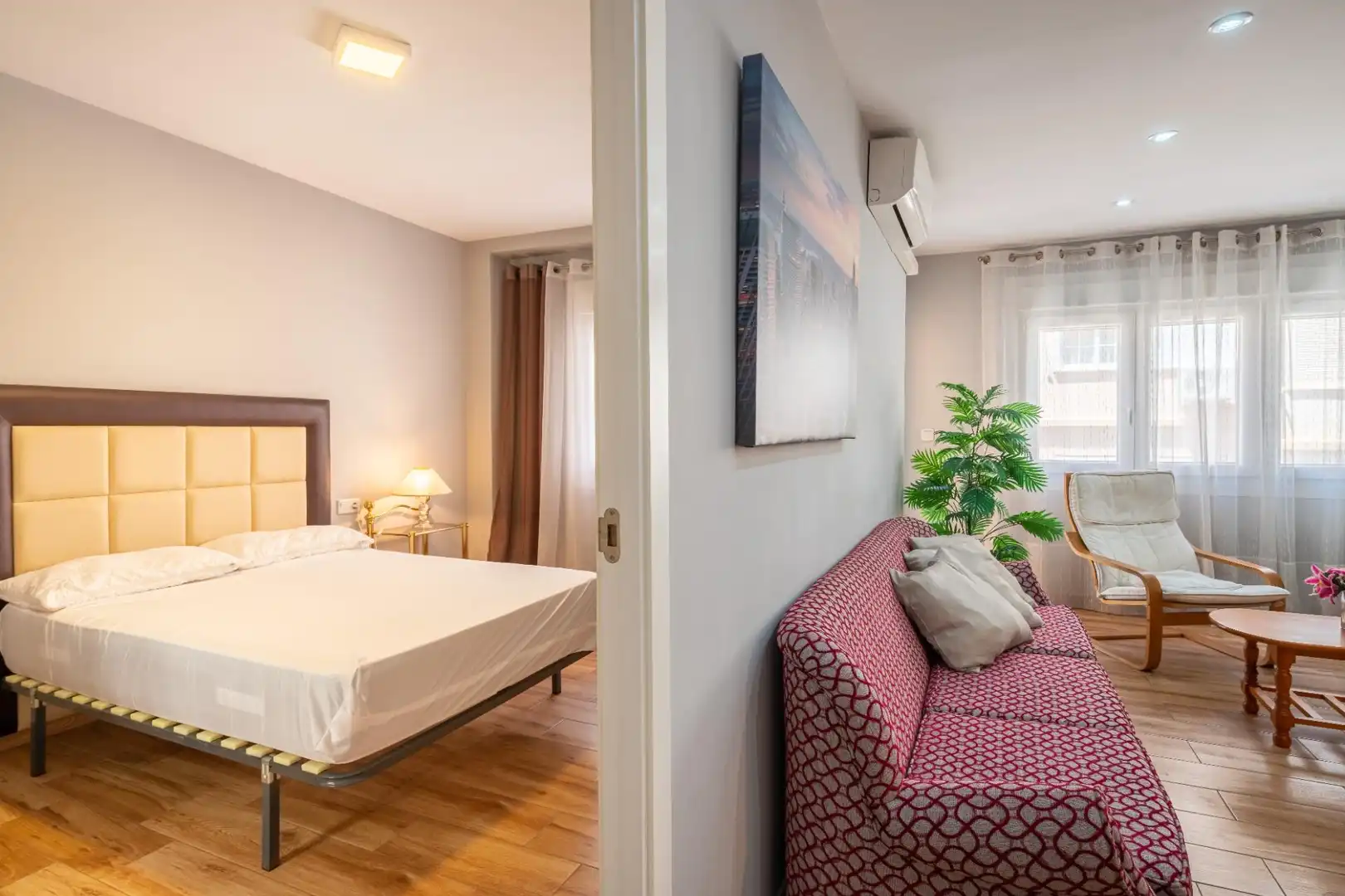 Schlafzimmer von Wohnung zur Miete in Almería mit Klimaanlage, Heizung und Terrasse