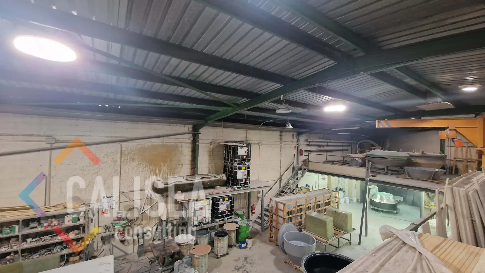 Industrial building for sale in Carrer Llobateres 16, imagen 2