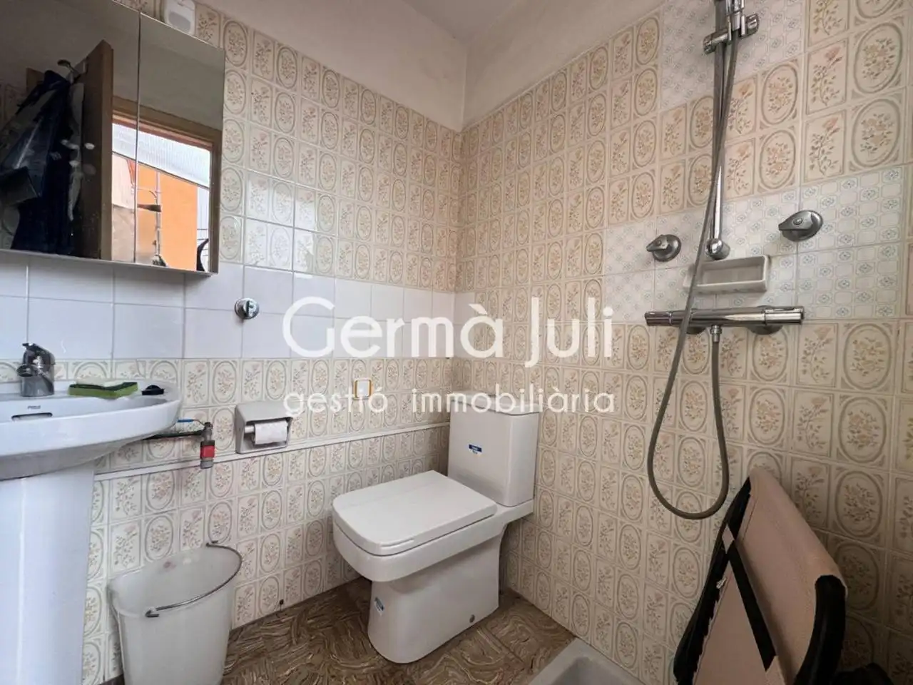 Baño de Piso en venta en Badalona con Aire acondicionado, Jardín privado y Terraza