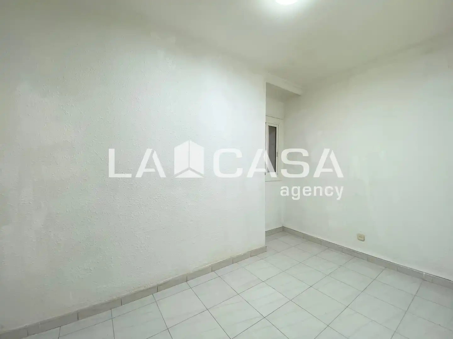 Piso en venta en Sant Adrià de Besòs con Calefacción y Balcón