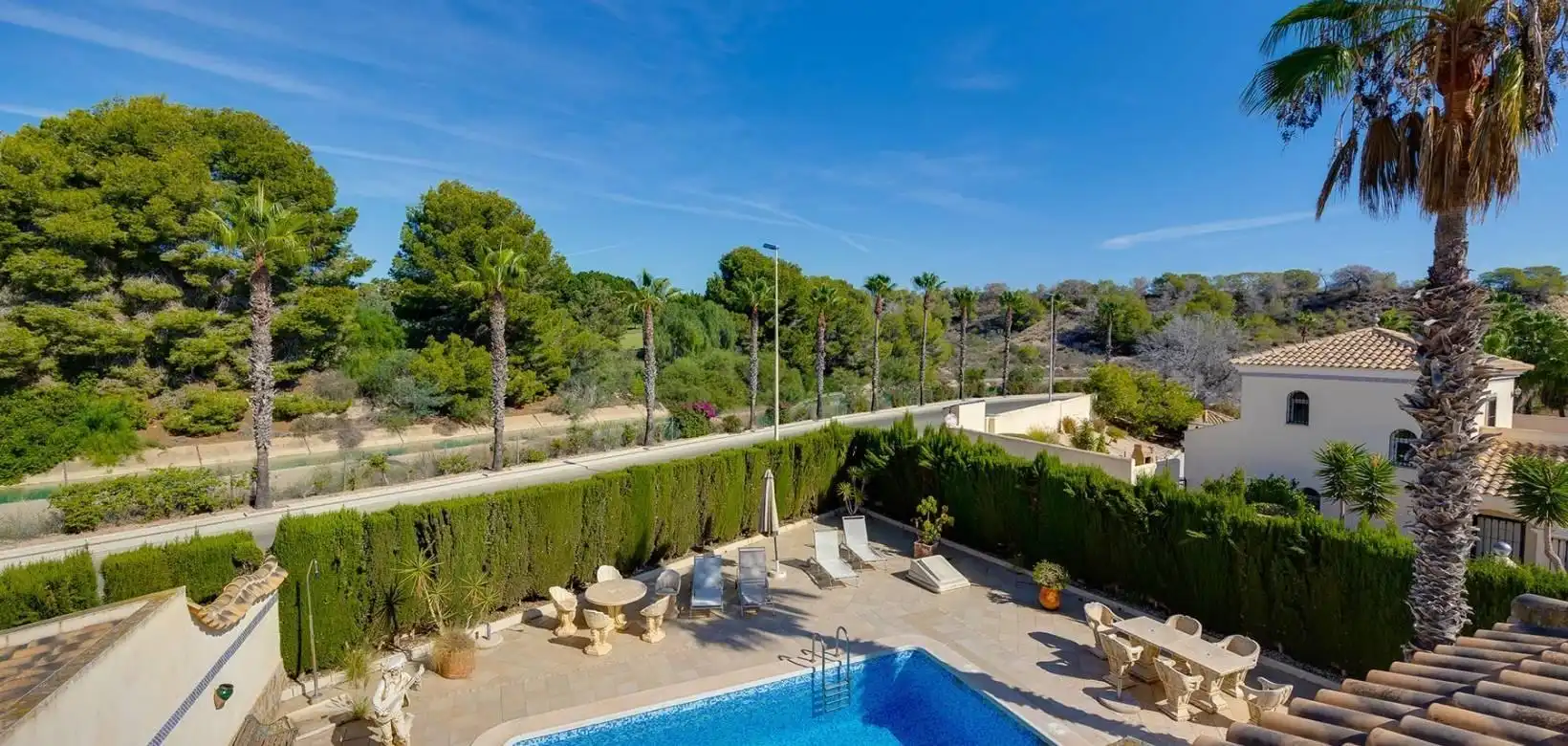 Piscina de Casa o xalet en venda en Orihuela amb Aire condicionat, Calefacció i Jardí privat