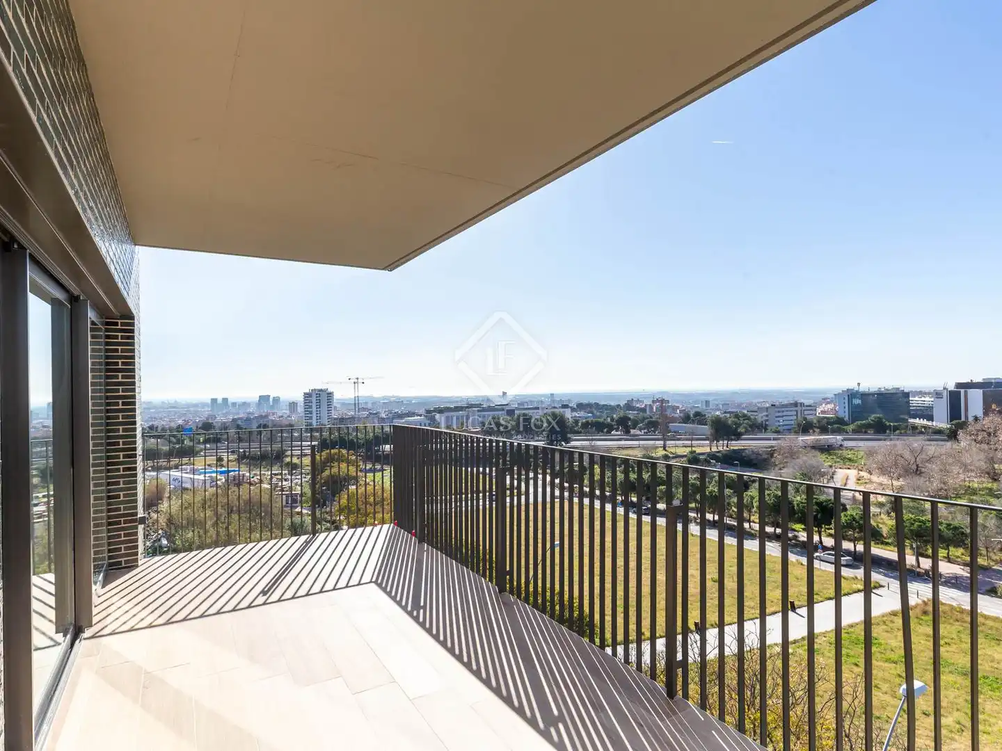 Flat with terrace to rent in Finestrelles