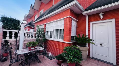 Foto 2 de Casa adosada en venda a Ciutat Jardí - Torreta Verdí, Alicante