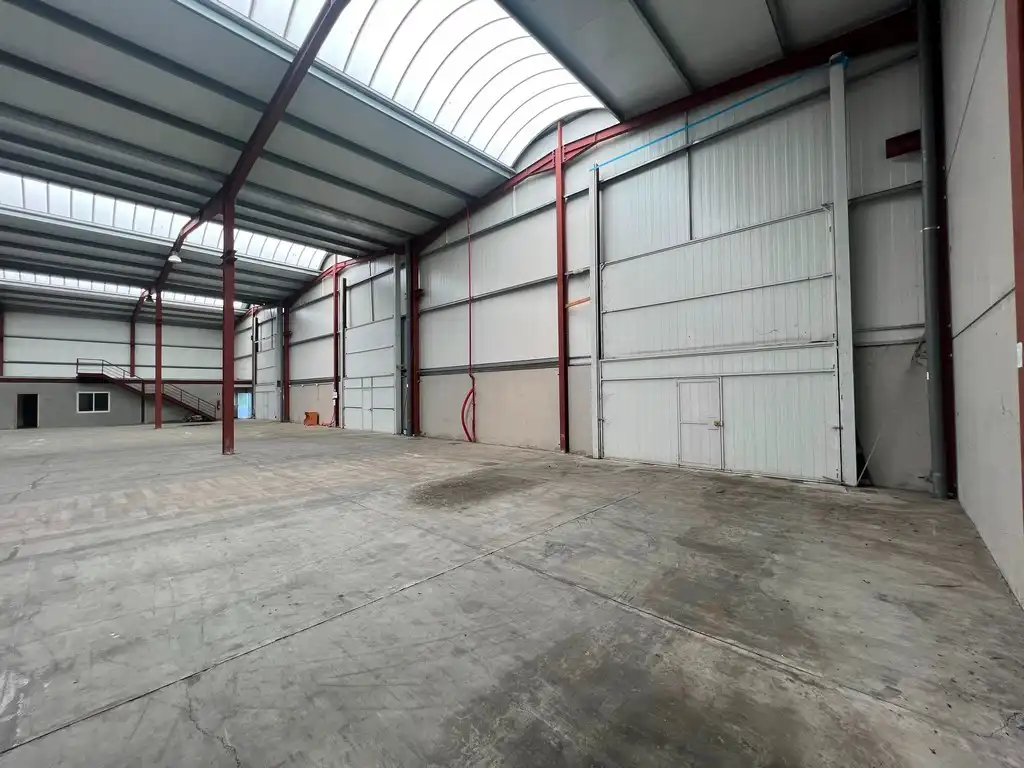 Nave industrial de alquiler en O Corgo  