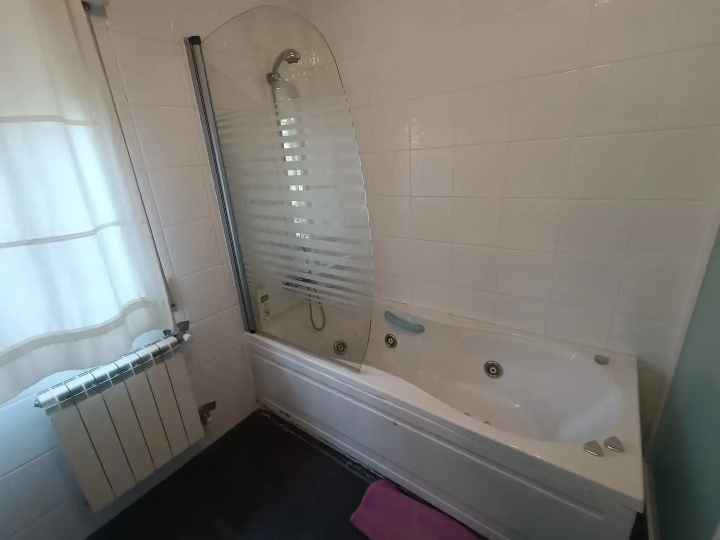 Bany de Casa o xalet en venda en Ciudad Real amb Aire condicionat, Calefacció i Jardí privat