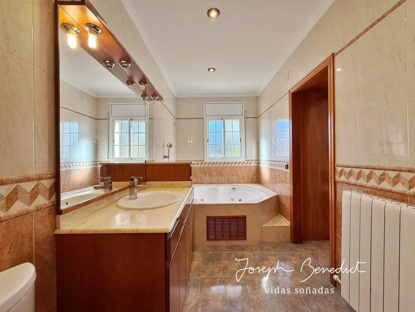 Bathroom of Houses for sale in Begues  with Air Conditioner, Heating and Private garden