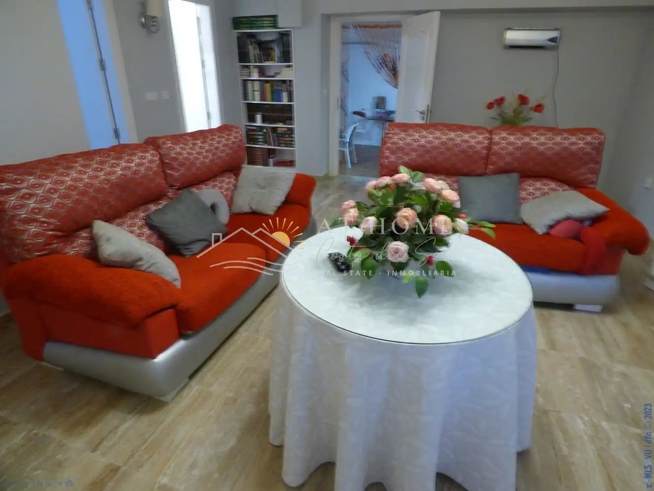 Sala de estar de Casa o chalet en venta en Nerja con Aire acondicionado, Calefacción y Jardín privado