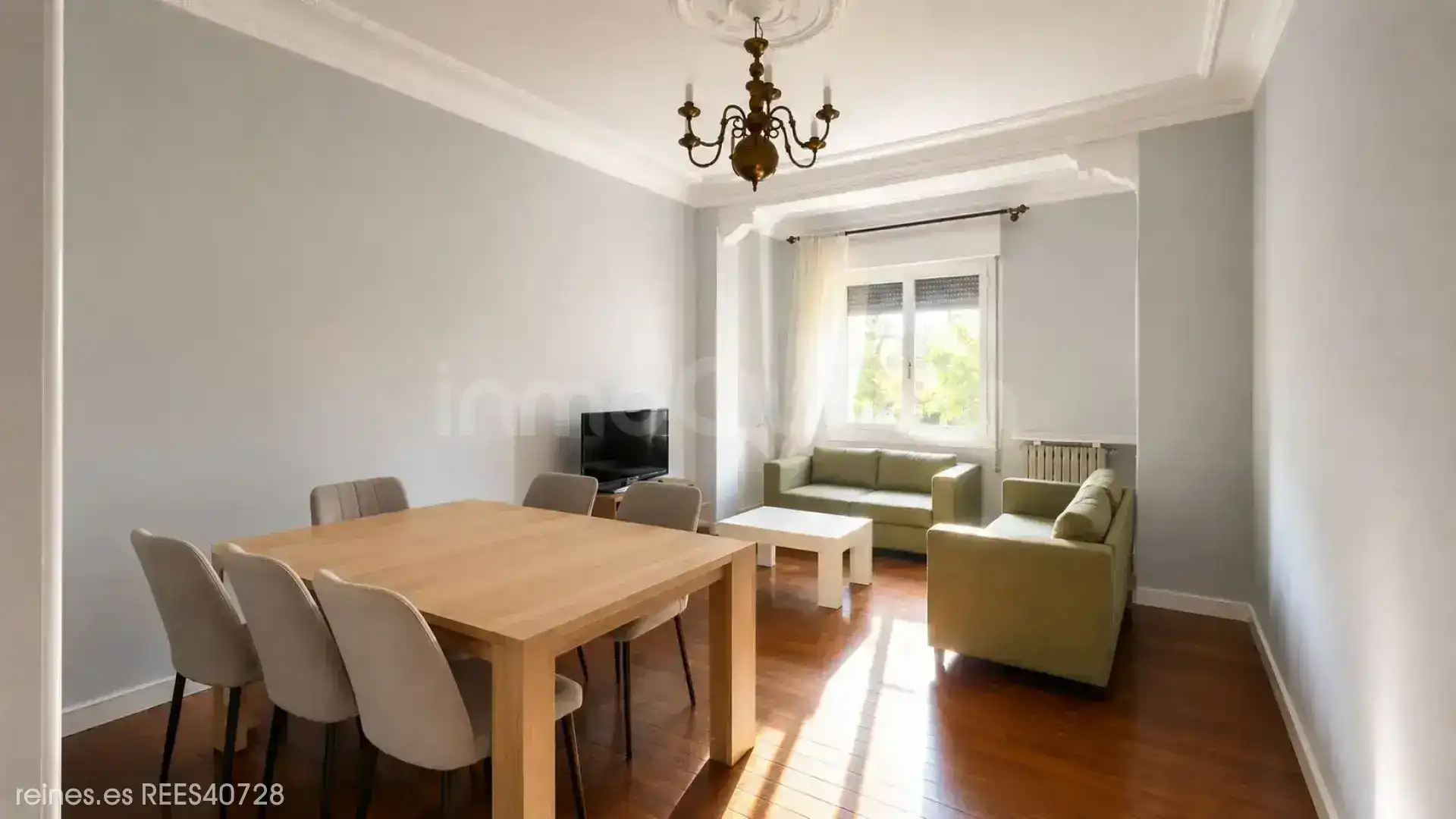 Sala d'estar de Pis de lloguer en Zaragoza amb Calefacció i Moblat