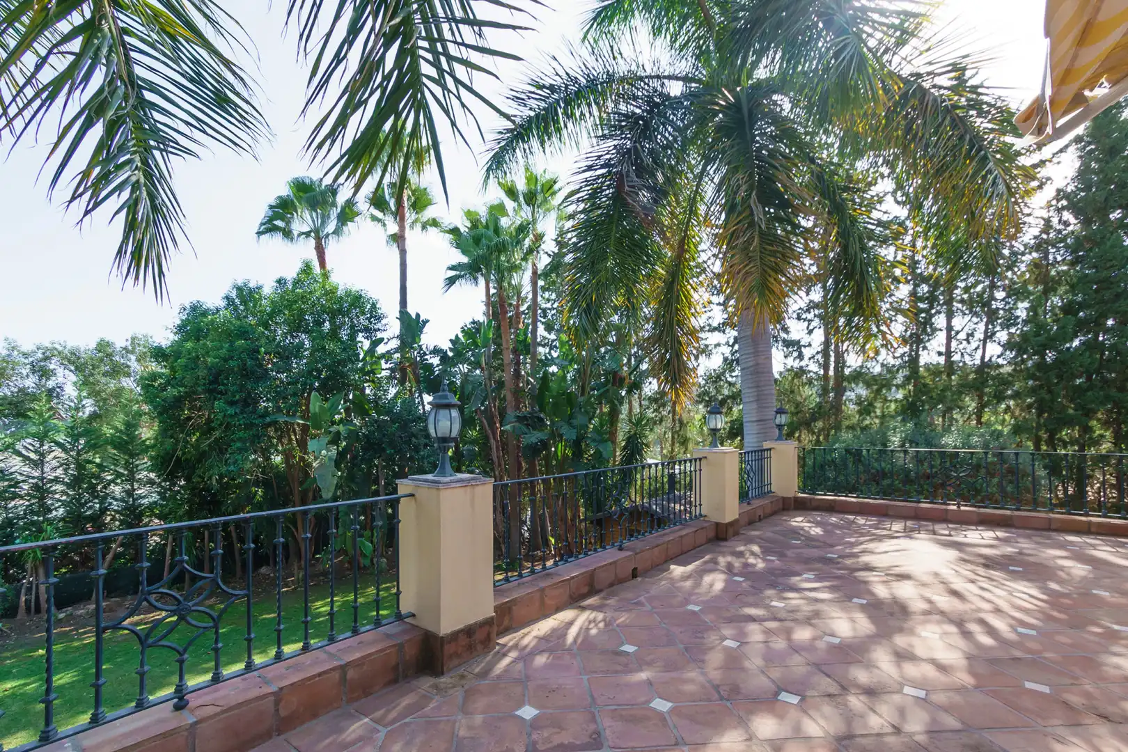 Terraza de Casa o chalet en venta en Marbella con Aire acondicionado, Jardín privado y Terraza