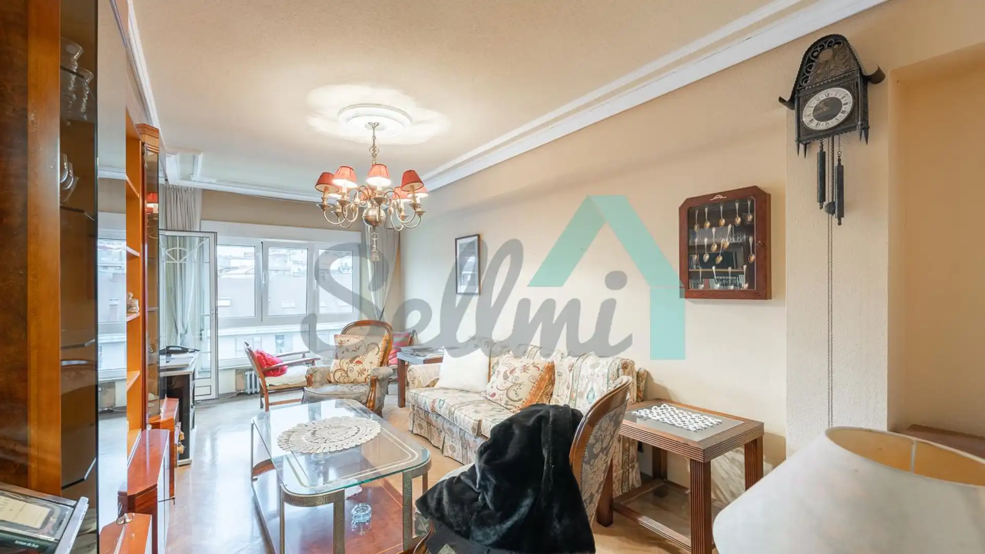 Sala de estar de Piso en venta en Oviedo  con Calefacción, Parquet y Terraza