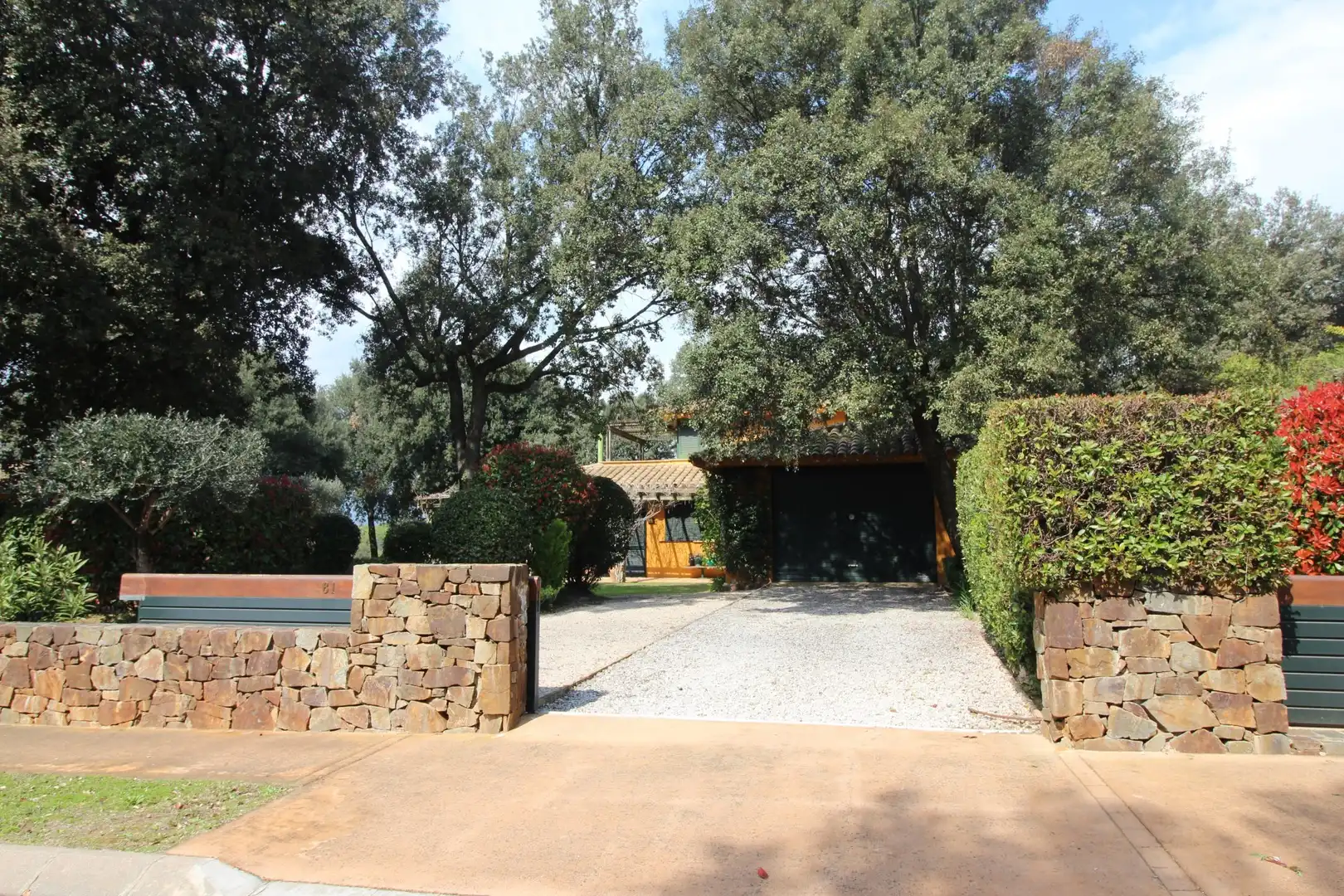 Jardí de Casa o xalet en venda en Navata amb Calefacció, Terrassa i Piscina
