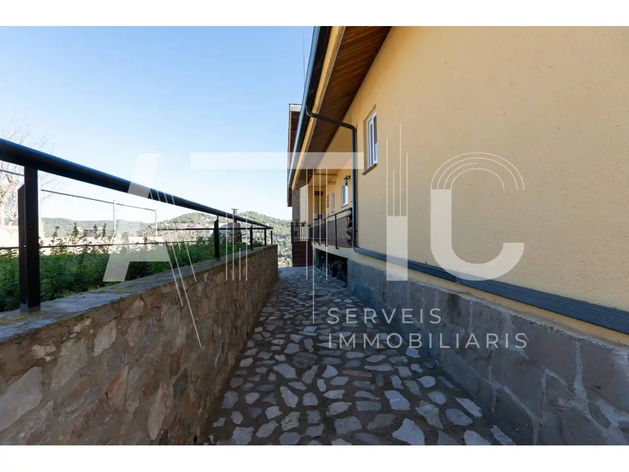 Vista exterior de Casa o xalet en venda en Castellar del Vallès amb Aire condicionat, Calefacció i Terrassa