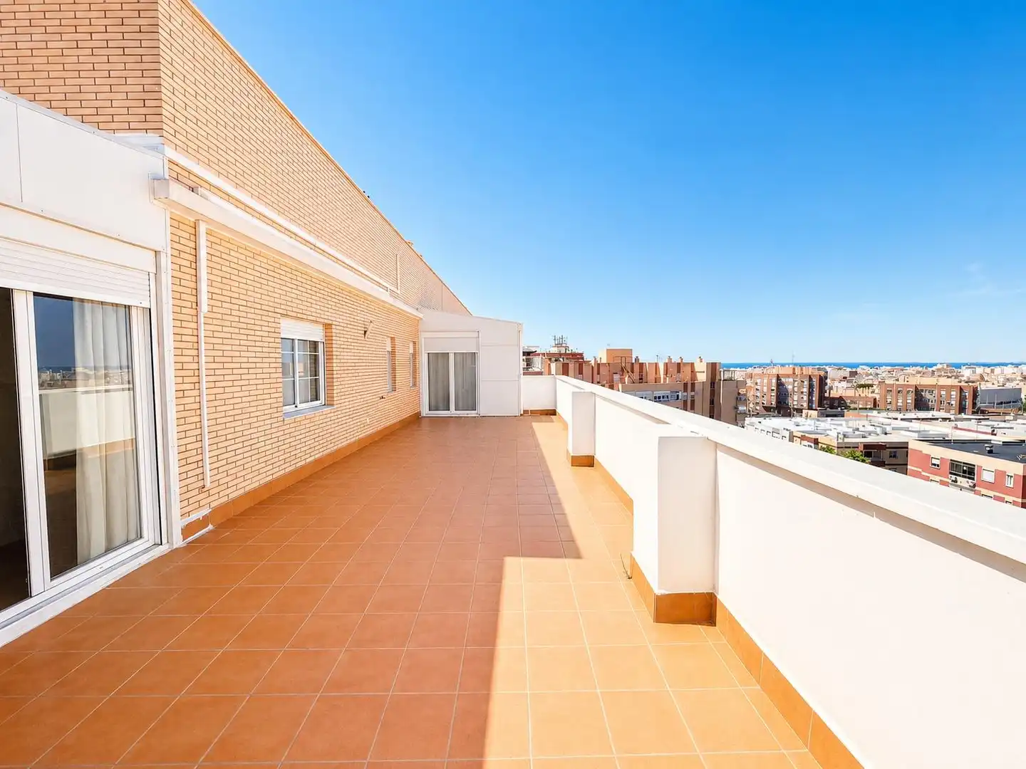 Terrassa de Àtic de lloguer en Almería amb Aire condicionat, Terrassa i Moblat