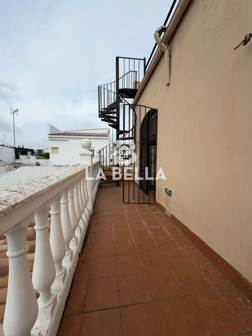 Terrassa de Casa o xalet en venda en Umbrete amb Aire condicionat, Traster i Moblat