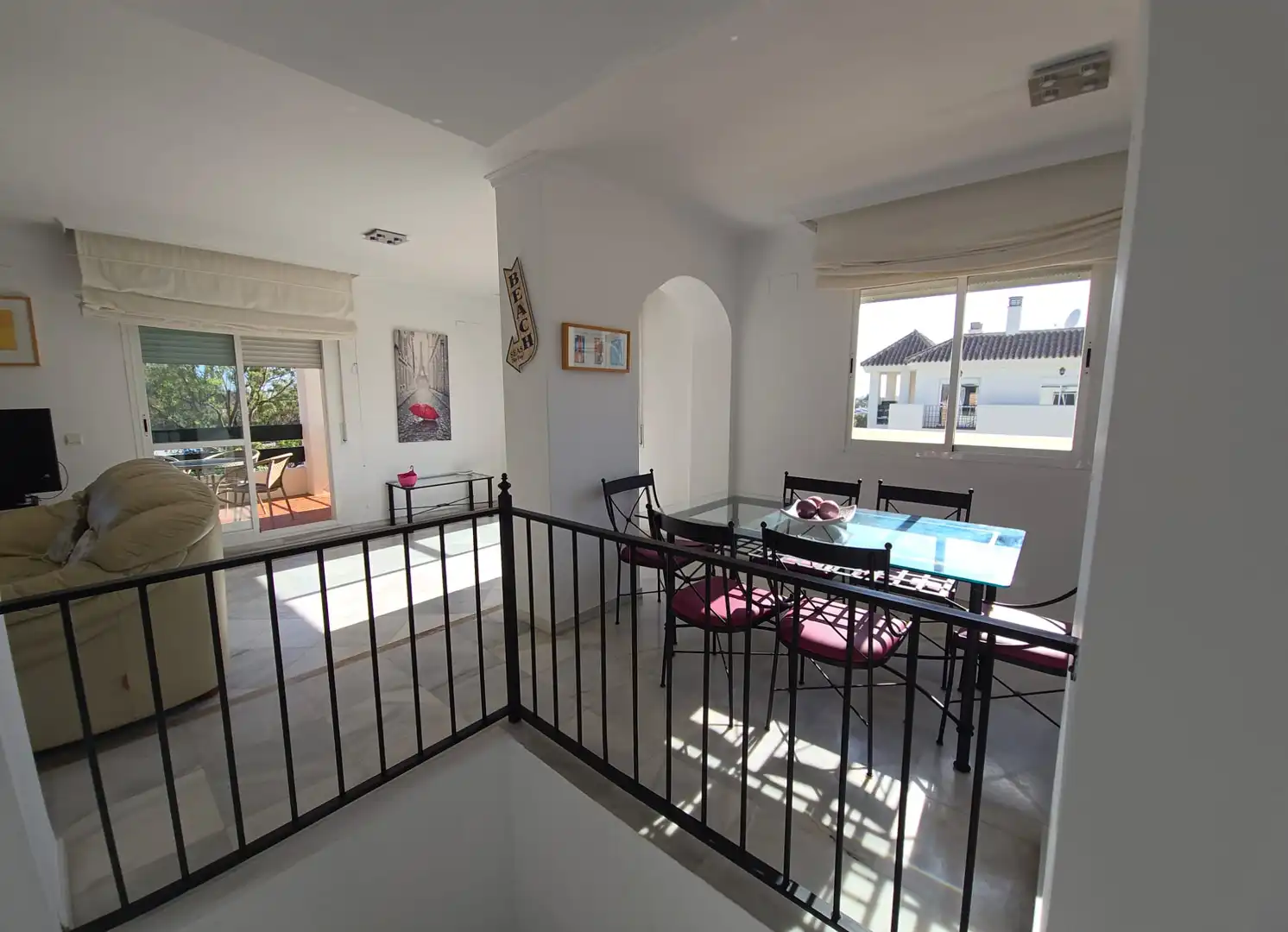 Esszimmer von Dachboden zur Miete in Marbella mit Klimaanlage, Terrasse und Möbliert
