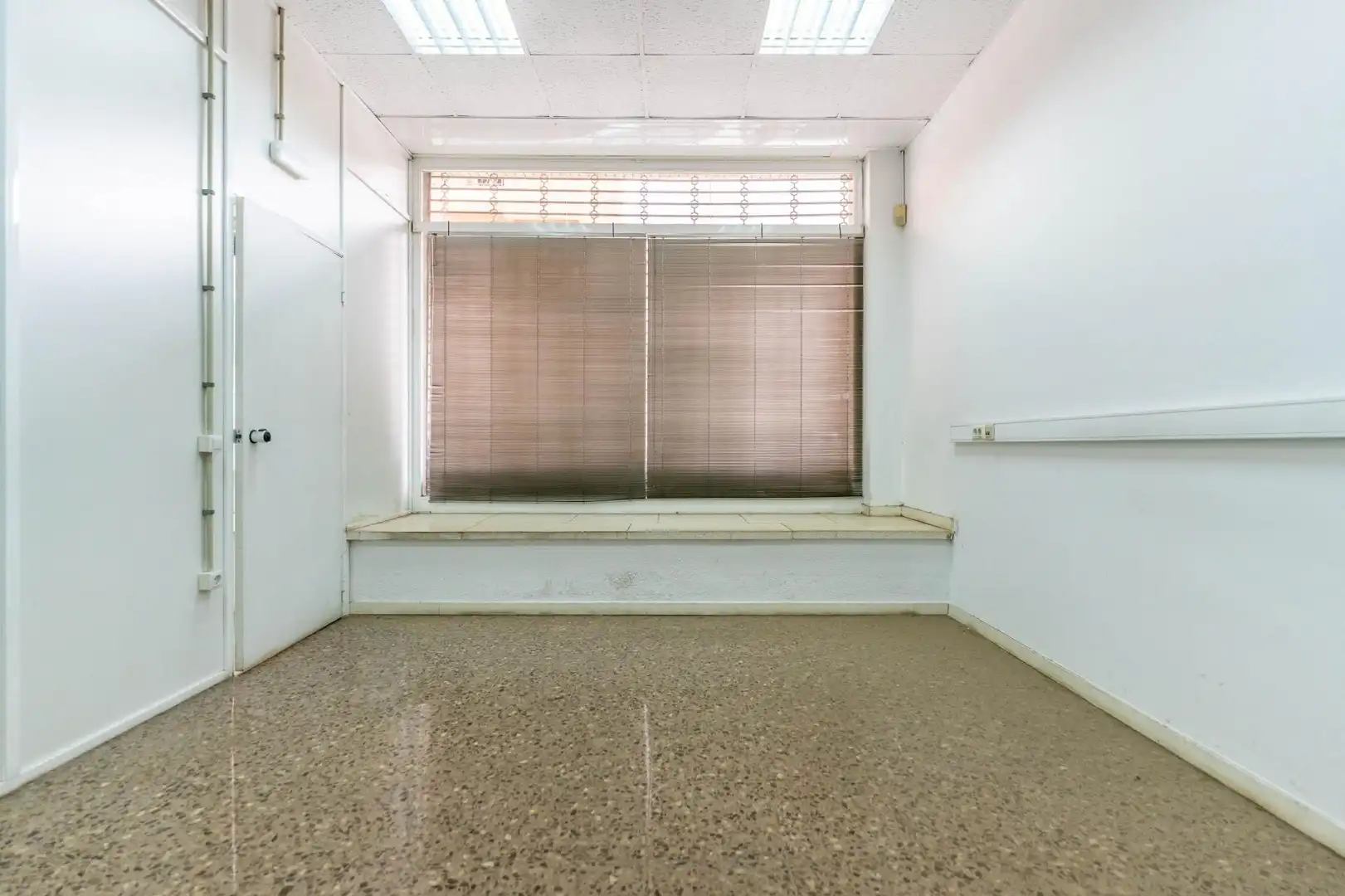 Gewerbefläche zur Miete in CALLE CORREDOR DEL GAS LOCAL 1-2 CASA 17 7 LO, imagen 6