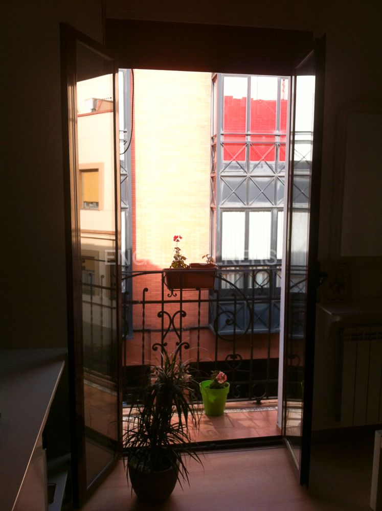 Terraza de Apartamento en venta en  Madrid Capital con Calefacción, Amueblado y Balcón
