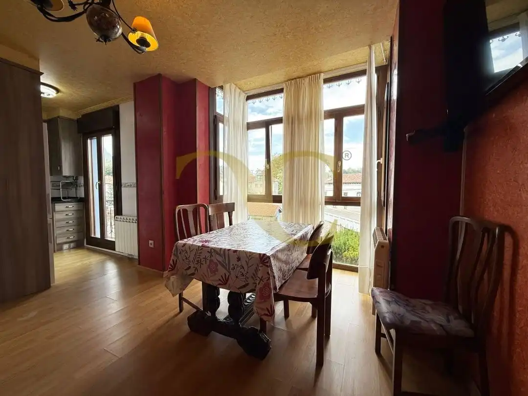 Esszimmer von Maisonette zum Verkauf in Llanes mit Heizung, Privatgarten und Terrasse