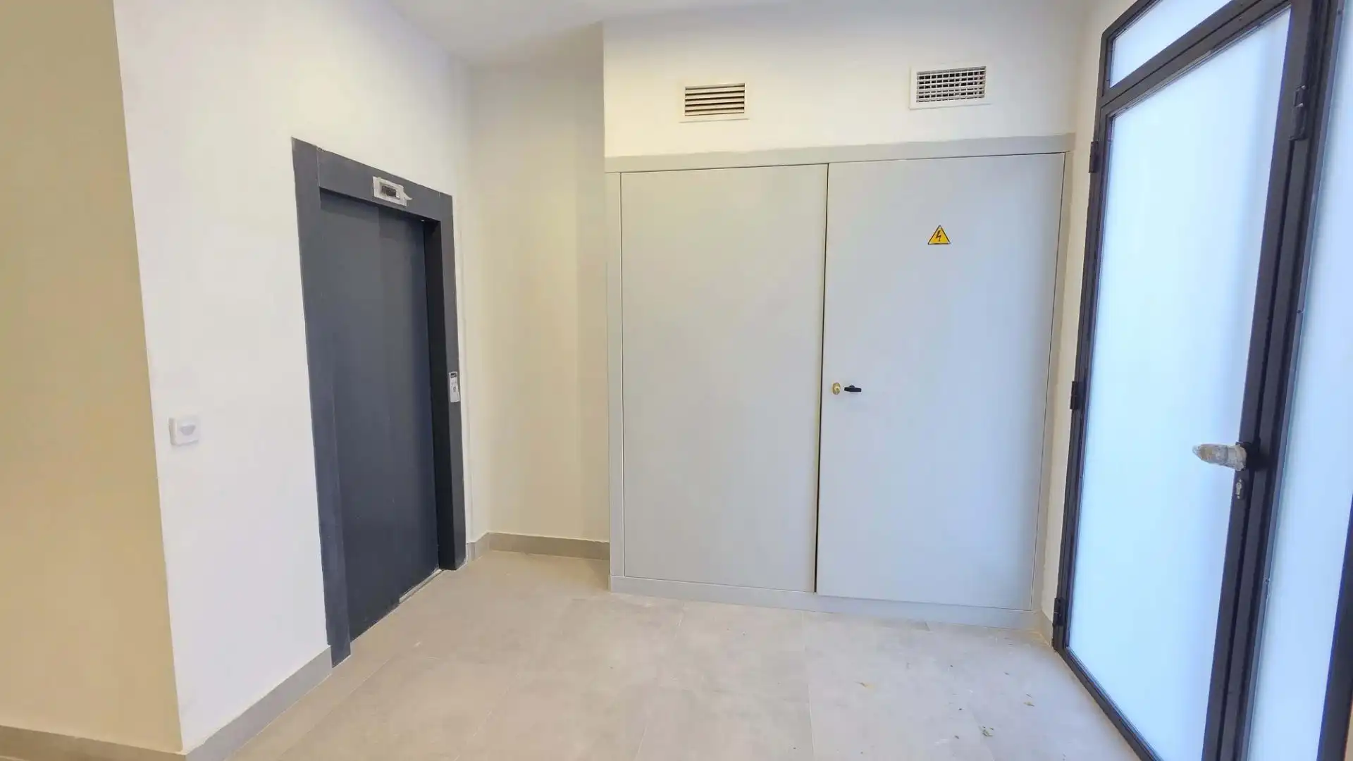 Appartamento con terrazza in vendita a Calle Juanito Valderrama, imagen 13