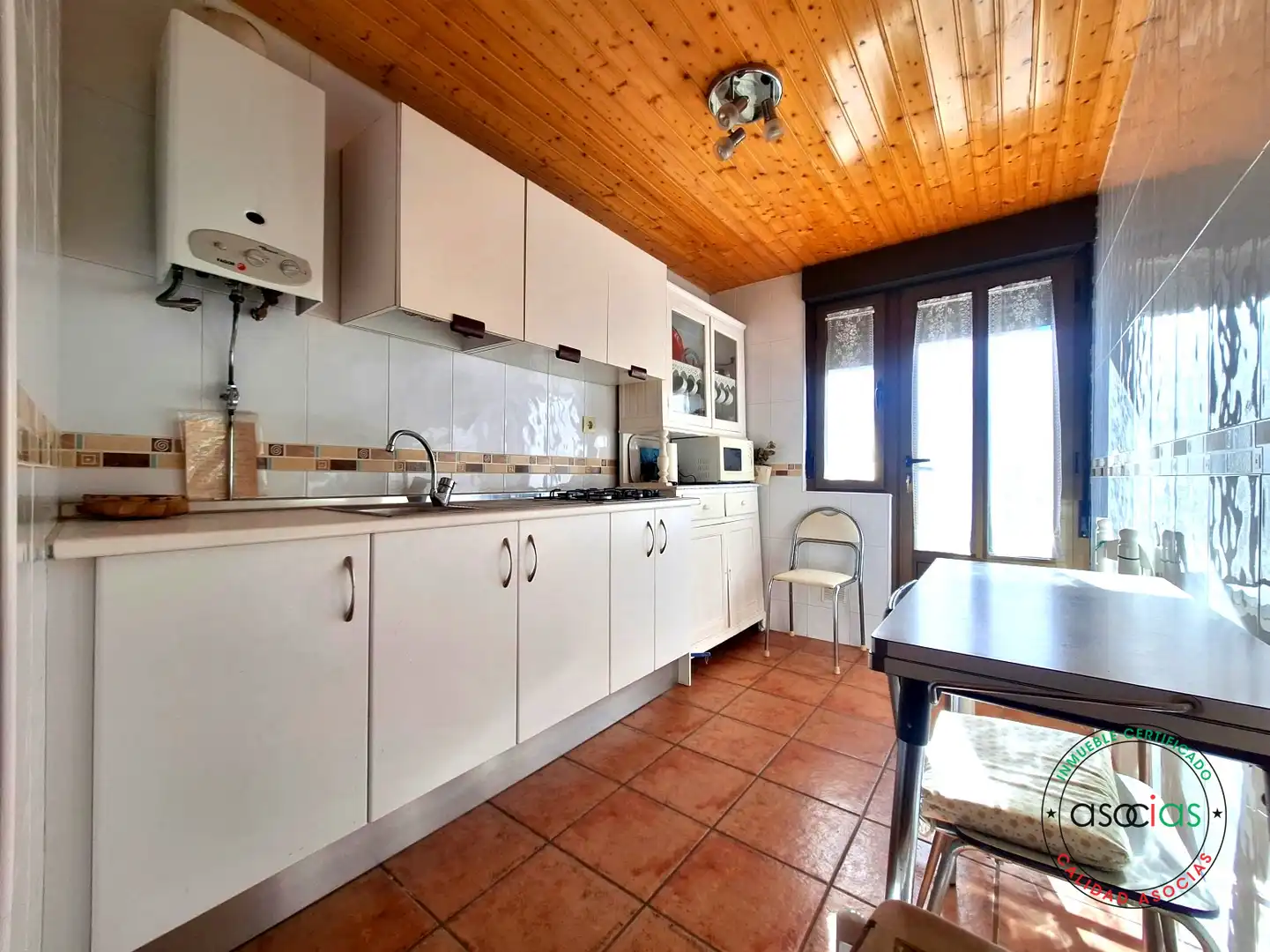 Cuina de Casa o xalet en venda en Vallecillo amb Jardí privat