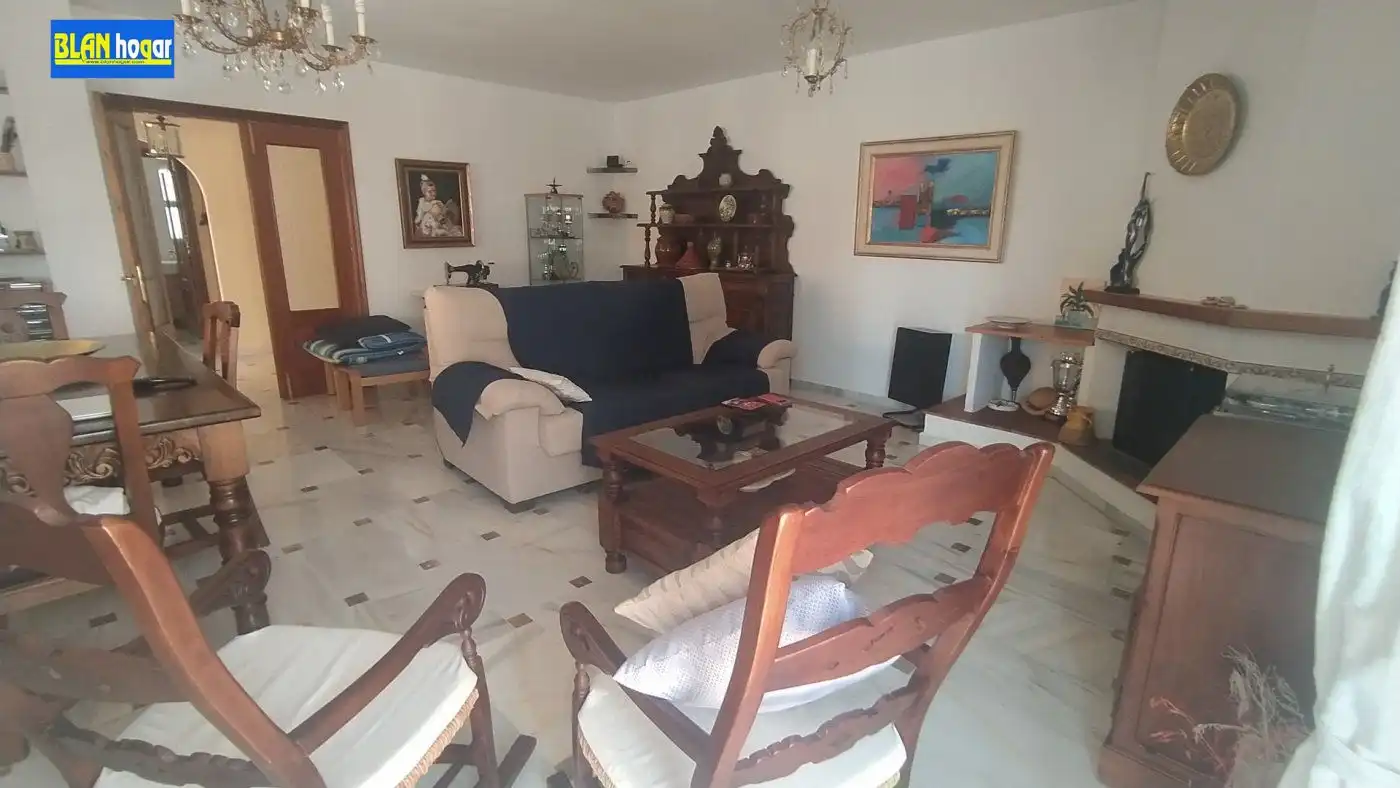 Casa amb piscina en venda a Calle Escritor González Valls, imagen 7