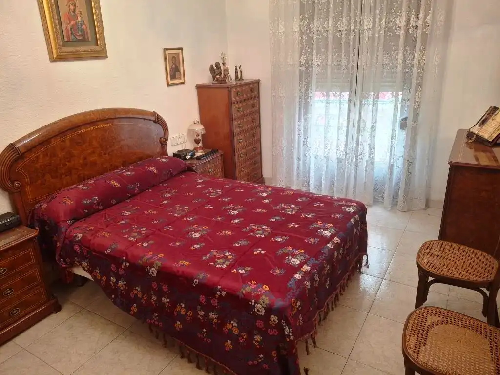 Habitación de Casa adosada en venta en Elche / Elx