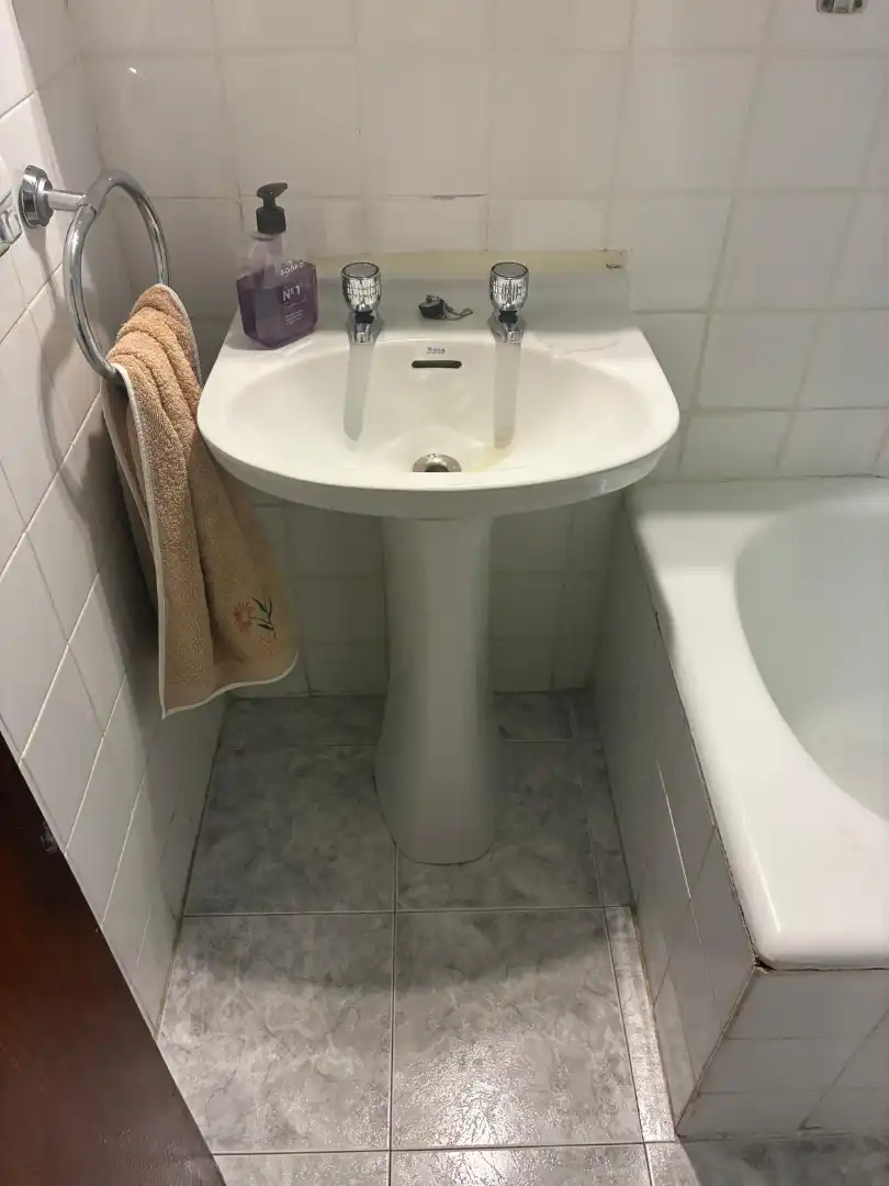 Bathroom of Flat for sale in Aranjuez  with Air Conditioner, Terrace and Storage room