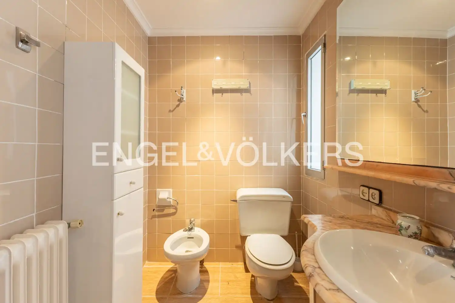 Baño de Piso en venta en Valencia con Calefacción y Balcón