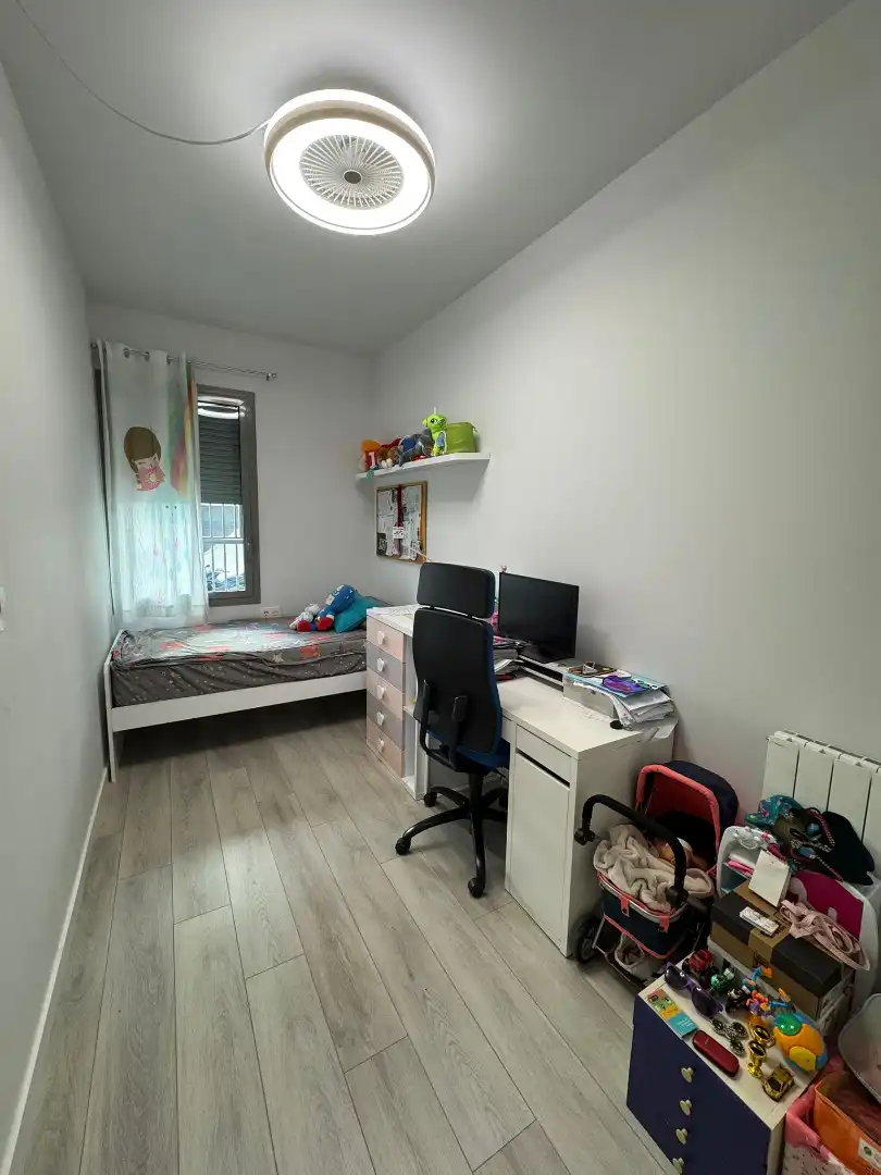 Dormitori de Pis en venda en Badalona amb Aire condicionat, Calefacció i Parquet
