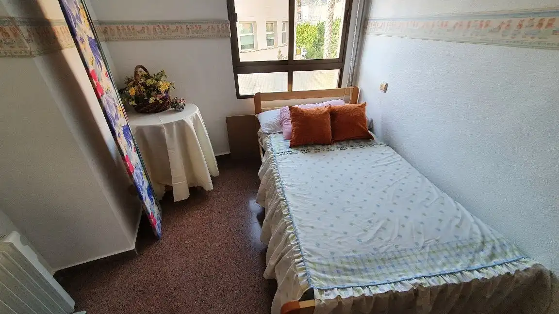 Schlafzimmer von Wohnung zur Miete in Petrer mit Möbliert, Ofen und Waschmaschine