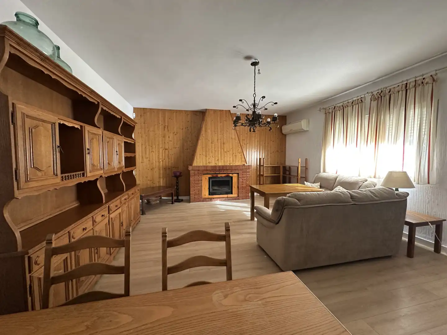 Sala de estar de Casa o chalet en venta en Baeza con Aire acondicionado, Jardín privado y Trastero