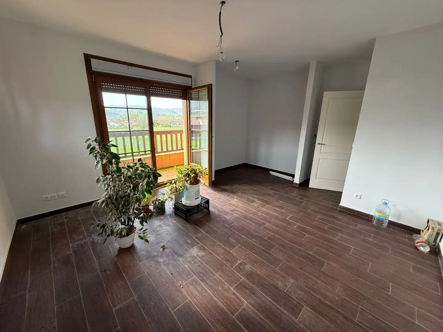 Sala d'estar de Casa o xalet en venda en Bárcena de Cicero amb Calefacció, Jardí privat i Terrassa