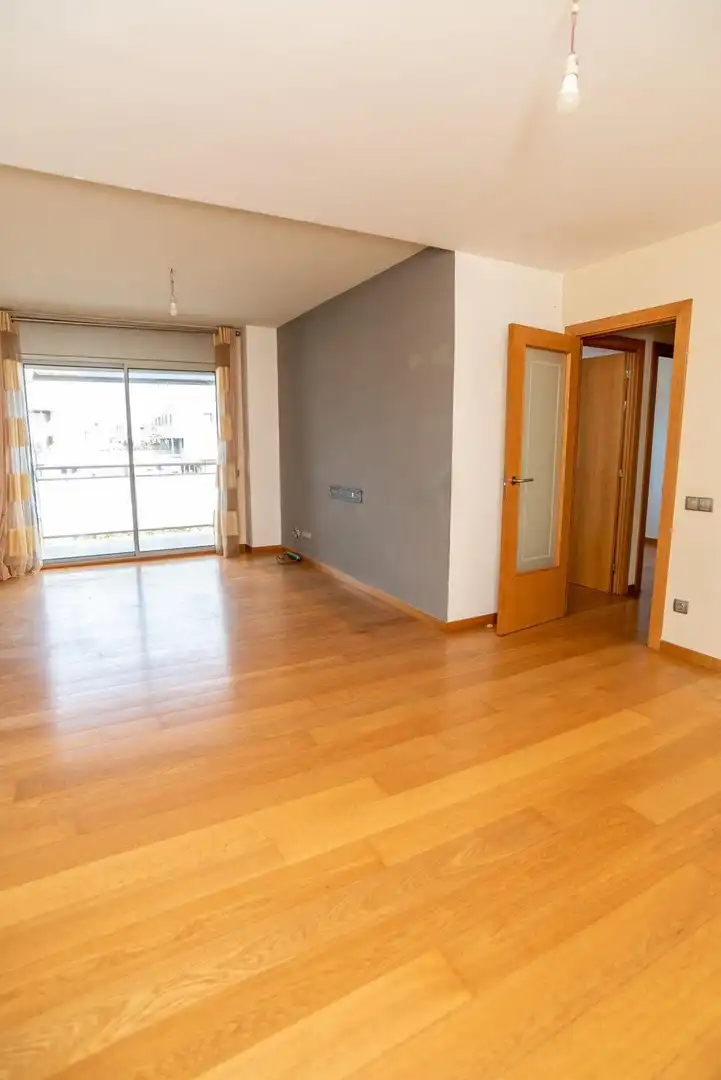 Wohnung zum Verkauf in Badalona mit Heizung, Parkett und Terrasse
