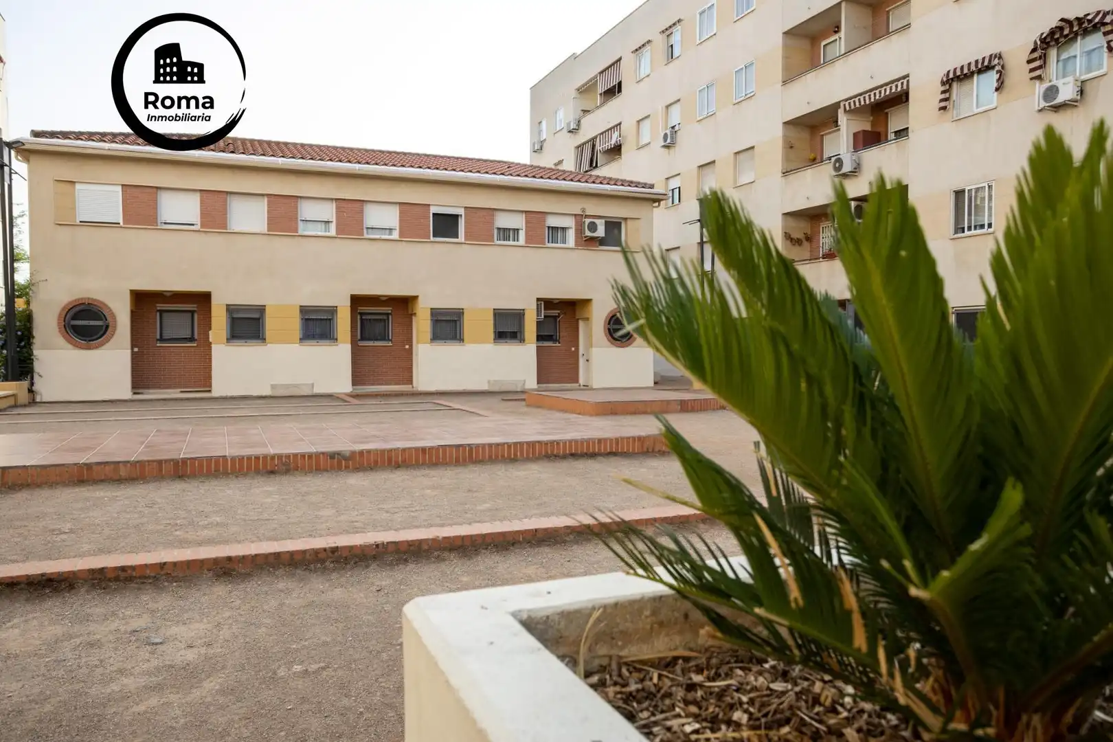 Vista exterior de Piso en venta en Granada con Calefacción, Terraza y Amueblado