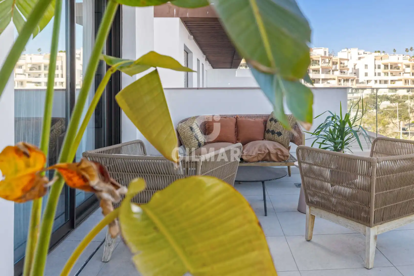 Terraza de Ático en venta en Estepona con Calefacción, Trastero y Piscina