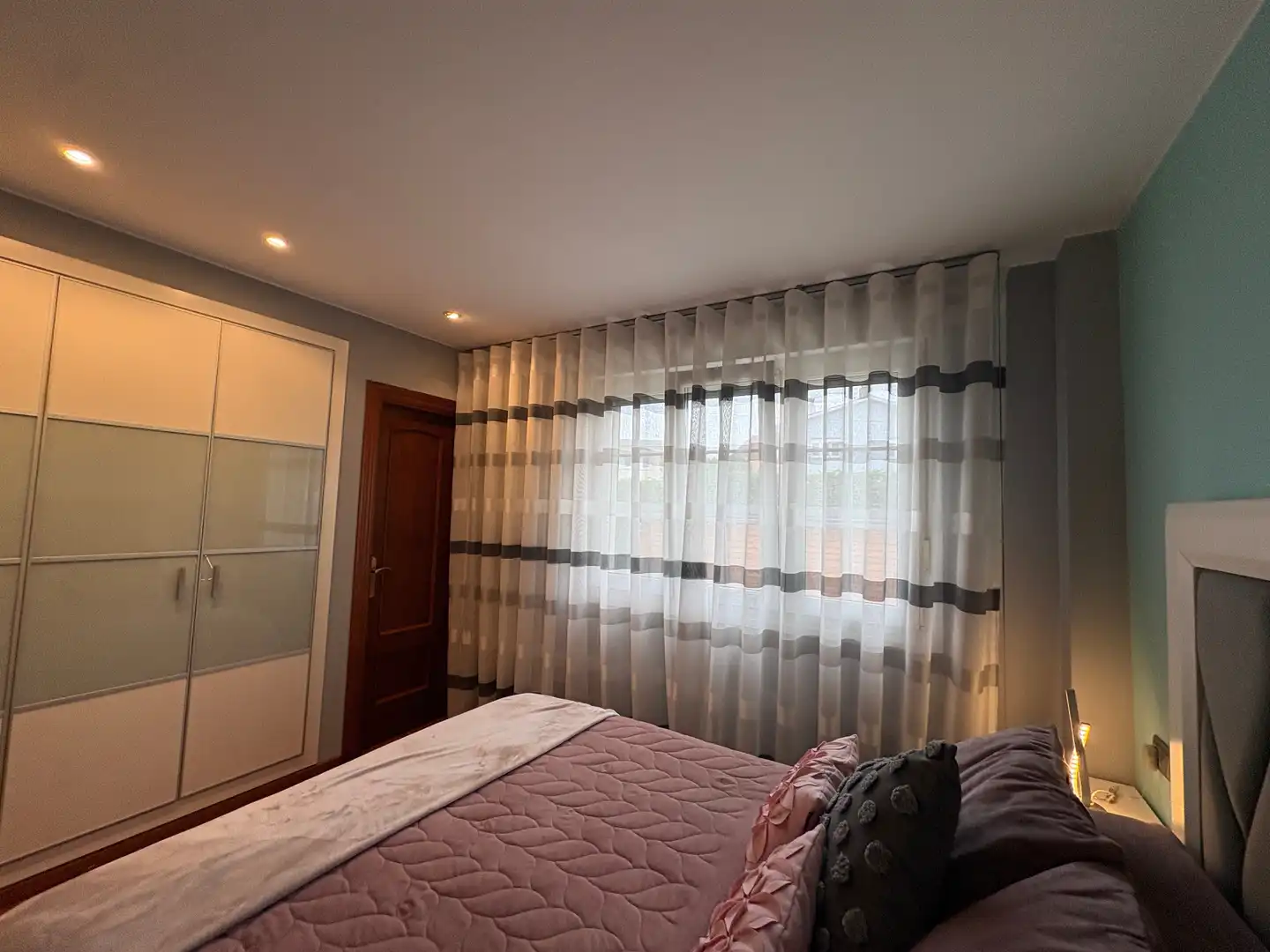 Schlafzimmer von Einfamilien-Reihenhaus zum Verkauf in Carreño mit Heizung, Parkett und Terrasse