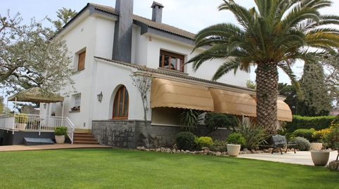 FANTASTICO CHALET INDIVIDUAL  CERCA DE LA PLAYA Y DEL PUERTO DEPORTIVO
