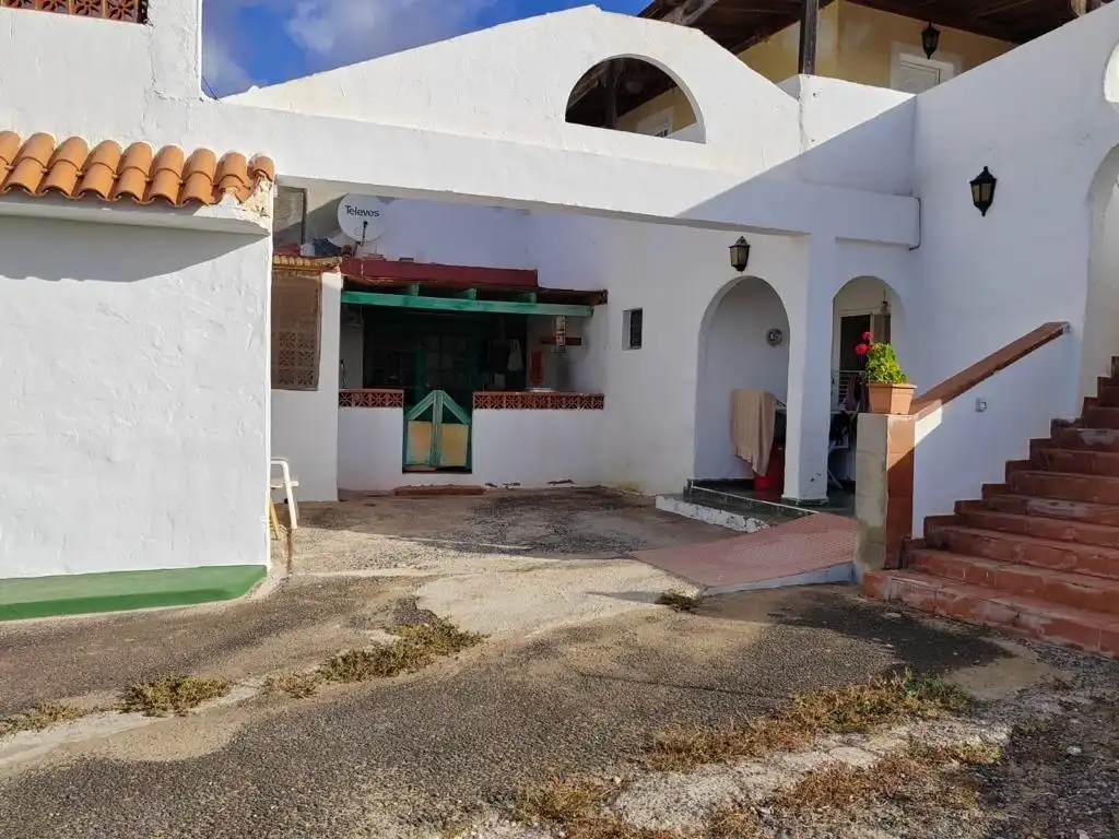 Vista exterior de Casa o xalet en venda en Tuineje amb Jardí privat i Terrassa