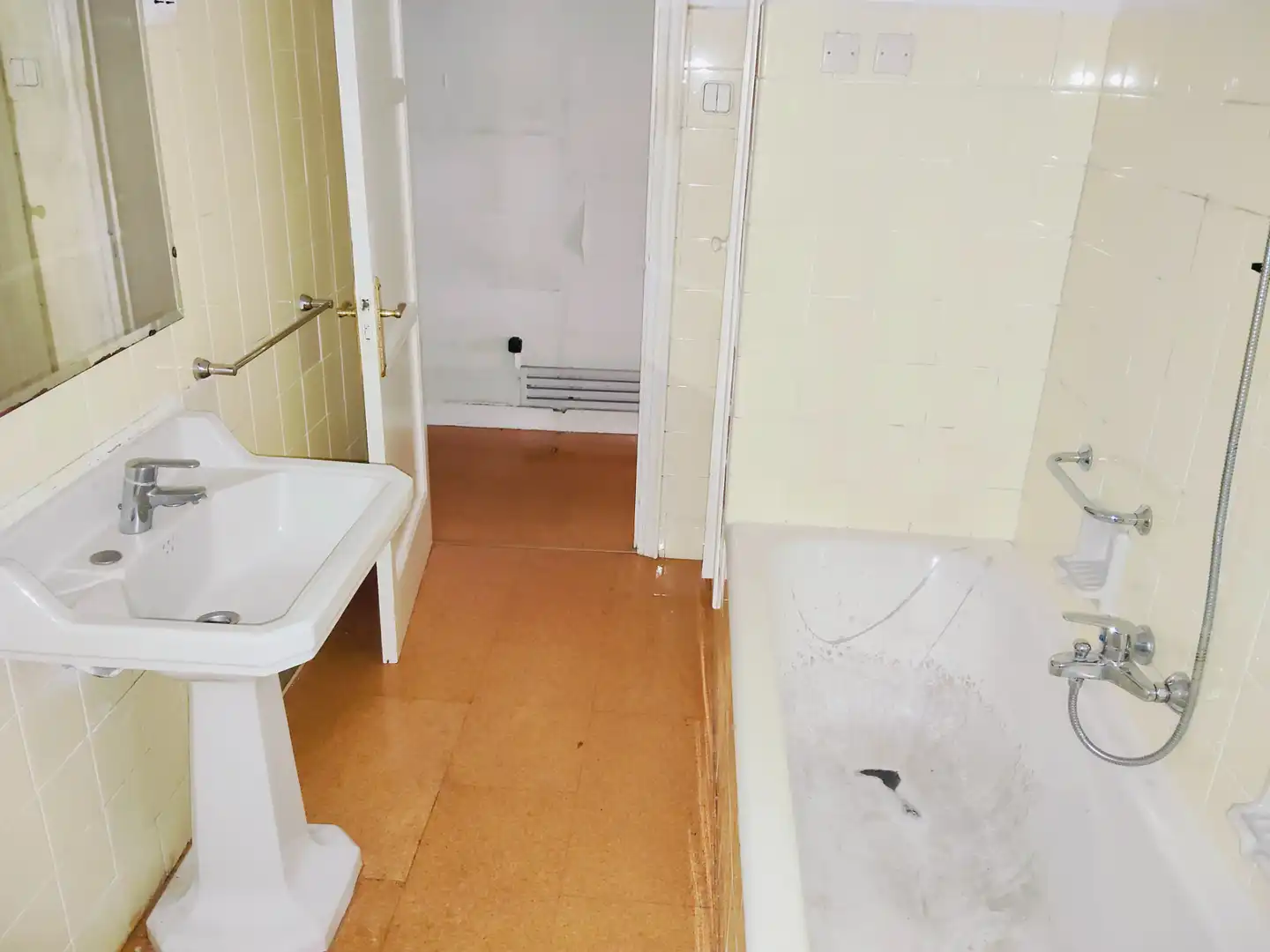 Bany de Pis en venda en Santander amb Parquet i Terrassa