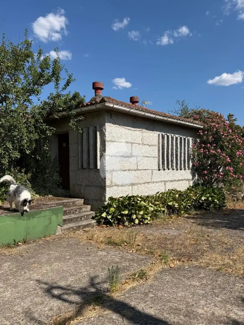 Vista exterior de Casa o xalet en venda en Entrimo amb Calefacció, Jardí privat i Traster