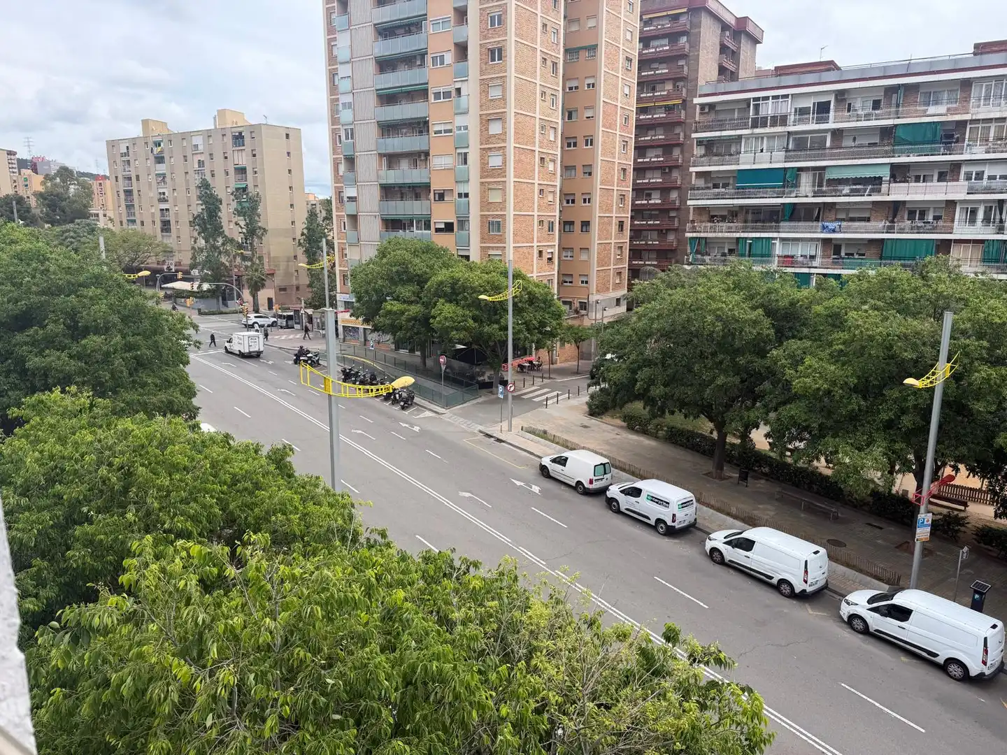 Vista exterior de Piso en venta en Barcelona con Amueblado y Balcón